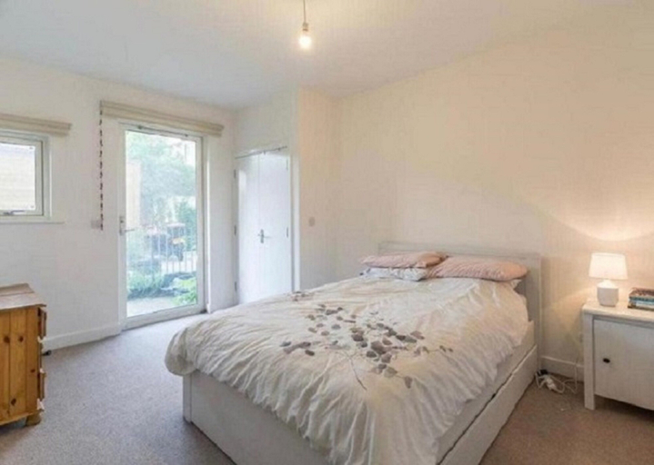 Bedroom, Bow Stays by Stay Guru, London