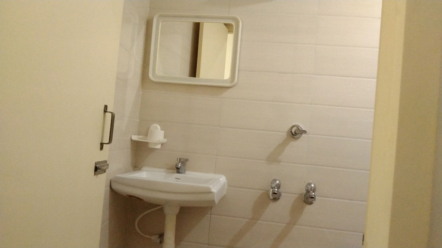 Bathroom 4, Hotel Grand Stay , Tiruchirappalli