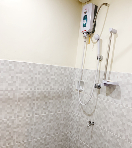 Bathroom 4, ACME Inn Subic, Olongapo City