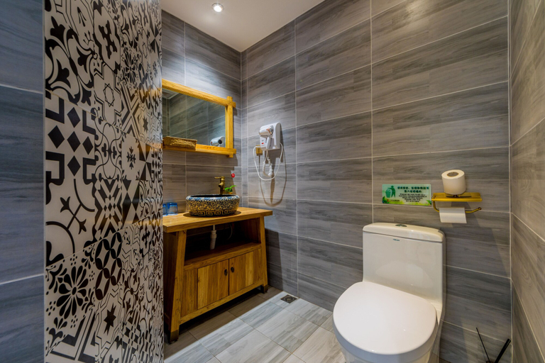 Bathroom 4, Riverside Inn Guilin Central, Guilin
