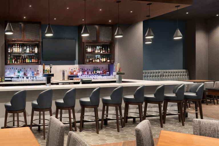Food & Drinks 4, Embassy Suites by Hilton Chicago Lombard Oak Brook, Dupage