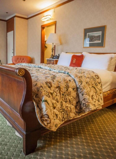 Bedroom 3, Benbow Historic Inn, Humboldt