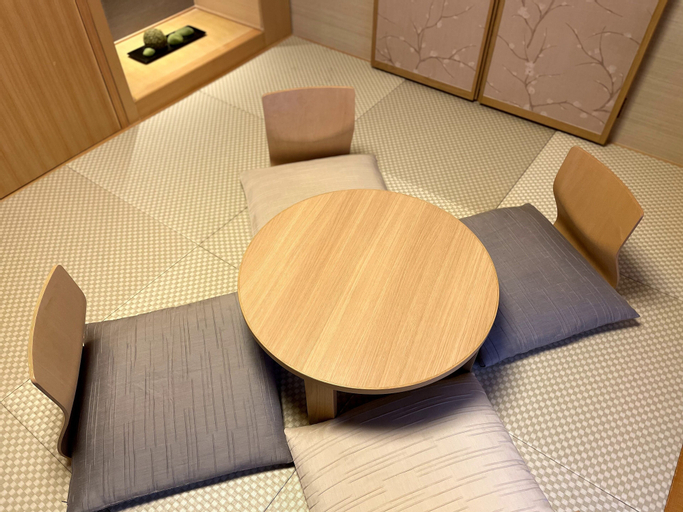 Dining Room 10
