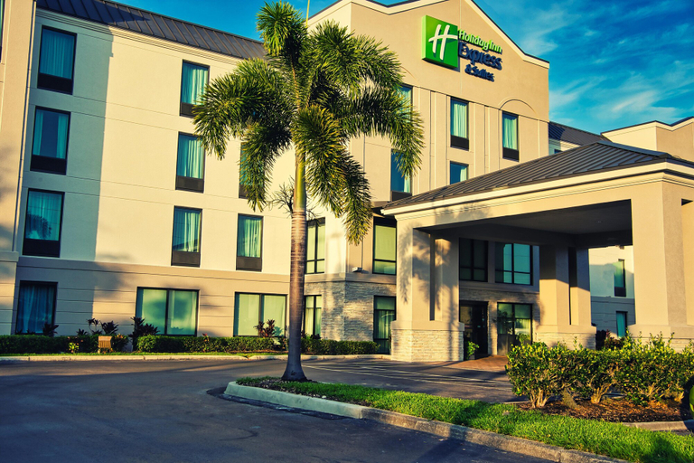 Exterior & Views 3, Holiday Inn Express & Suites TAMPA NORTHWEST-OLDSMAR, Pinellas