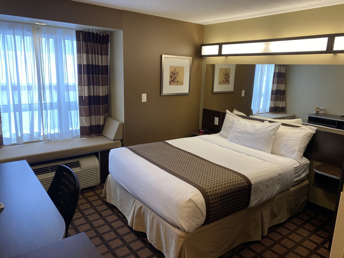 Bedroom 4, Microtel Inn & Suites by Wyndham Timmins, Cochrane