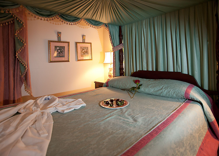 Bedroom 2, Monmouth Historic Inns and Gardens, Adams