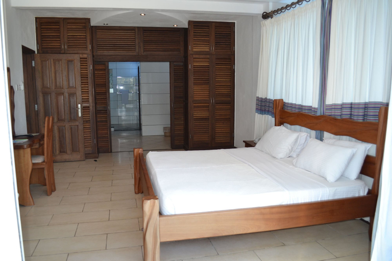 Bedroom 3, Cowrie Shell Beach Apartments, Kisauni