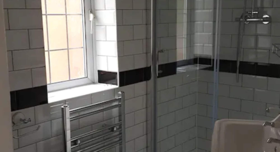 Bathroom 3, Rye Court Hotel, Buckinghamshire