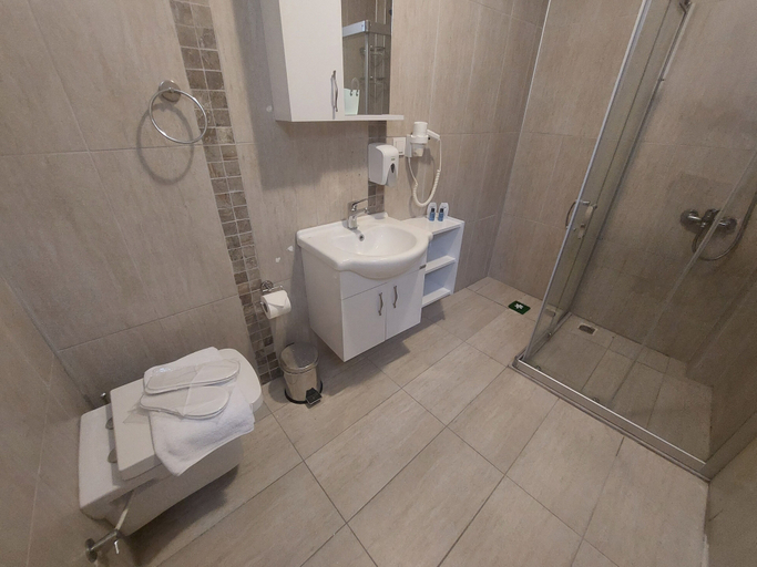 Bathroom 5, Grandma's Garden, Ortaca