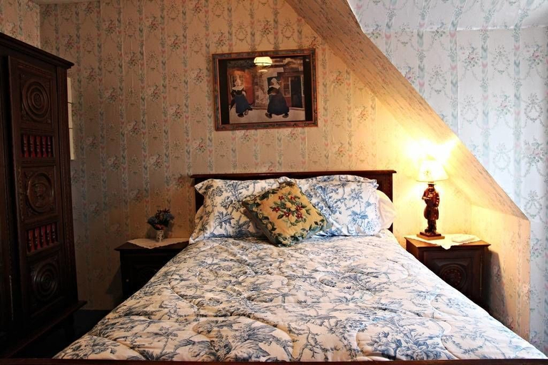 Bedroom 4, The Archeologist Home-Chateau Le Mur, Ille-et-Vilaine
