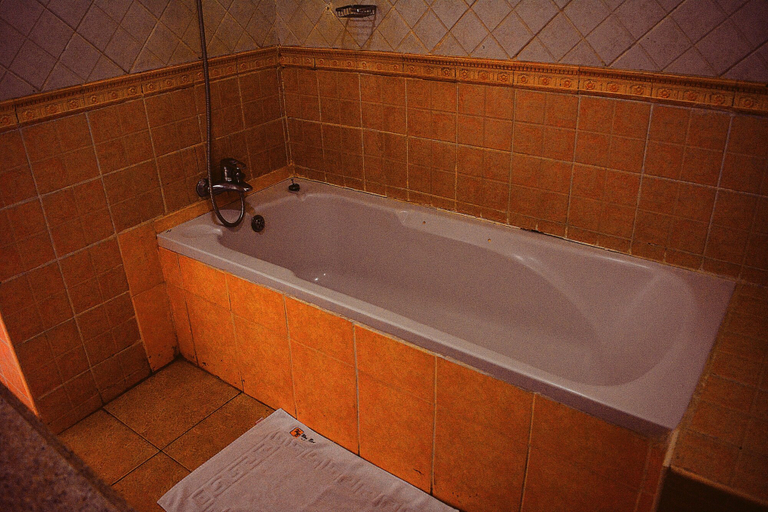Bathroom 3, West Breeze Hotel, Langata