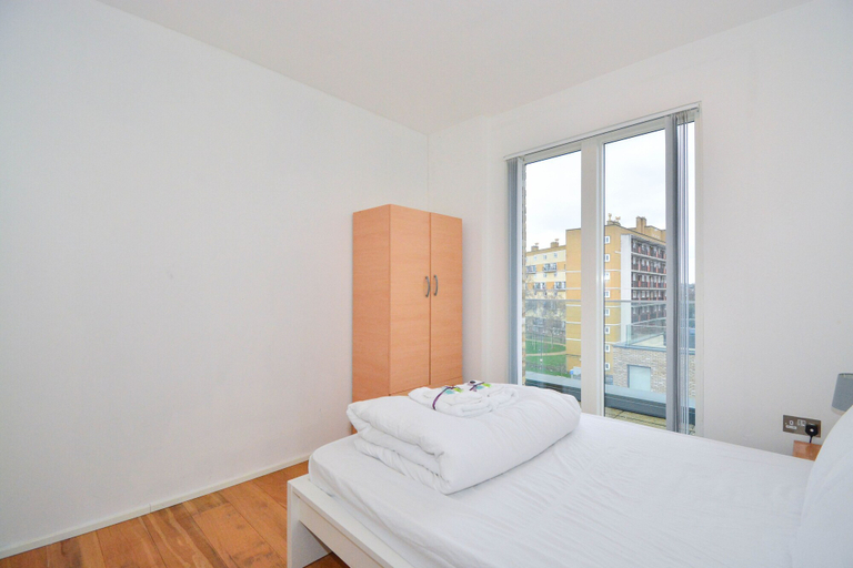 Bedroom 2, Apartment Wharf - Cambridge Avenue, London