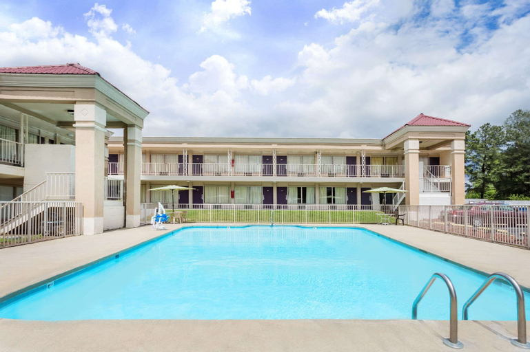 Days Inn by Wyndham Greensboro Airport, Guilford