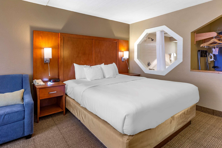 Bedroom 3, Comfort Inn Alliance, Stark