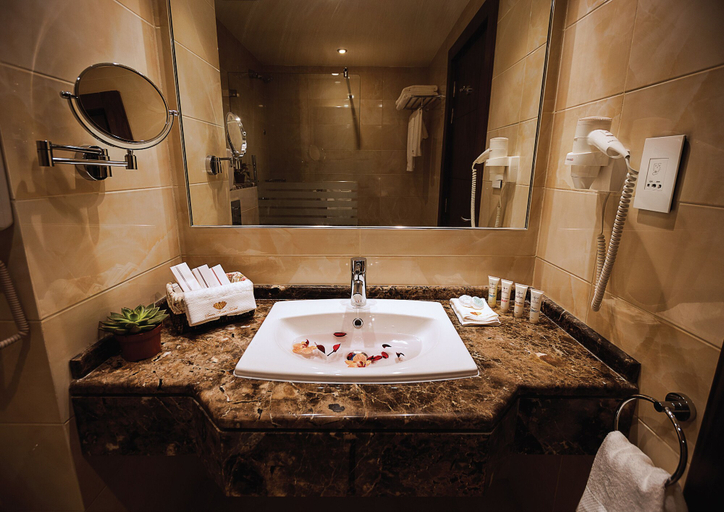 Bathroom 5, Seven Roses Hotel, Amman