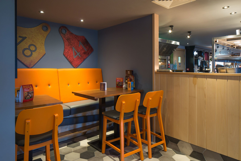 Food & Drinks 5, Raven’s Cliff, Motherwell by Marston's Inns, North Lanarkshire
