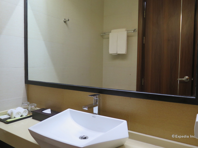Bathroom 4, Kew Hotel, Tagbilaran City