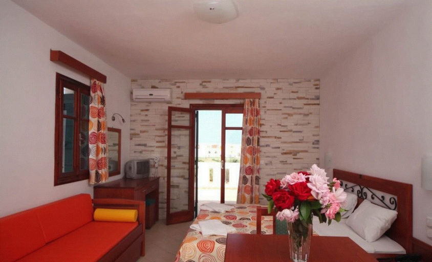 Others 5, Plaka Hotel II, South Aegean