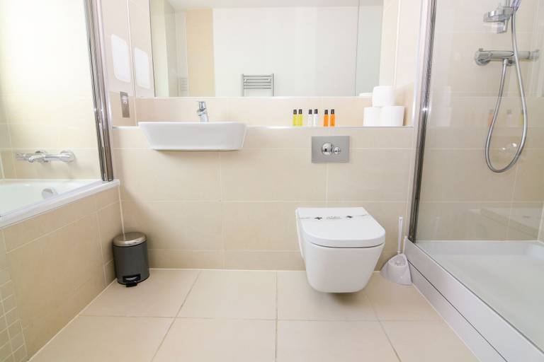 Bathroom 3, Apartment Wharf - Cambridge Avenue, London
