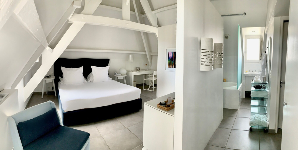 Bedroom 3, White 1921 Saint-Tropez, Var