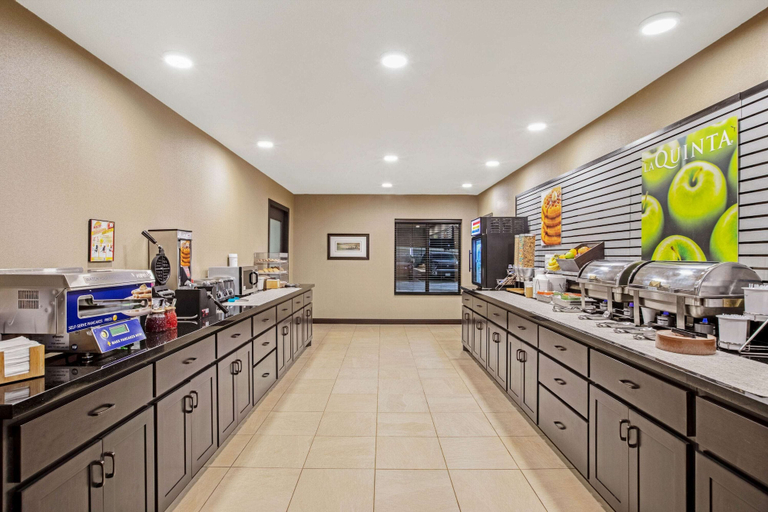 Food & Drinks 5, La Quinta Inn & Suites by Wyndham Gillette, Campbell