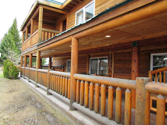 Exterior & Views 2, Yellowstone Country Inn, Gallatin