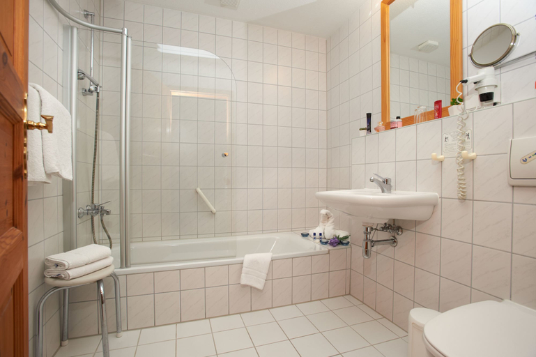 Bathroom 3, Hotel Erbgericht Krippen, Sächsische Schweiz-Osterzgebirge