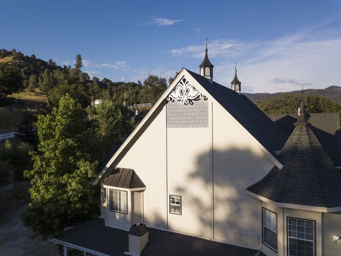 Exterior & Views 2, Hounds Tooth Inn, Madera