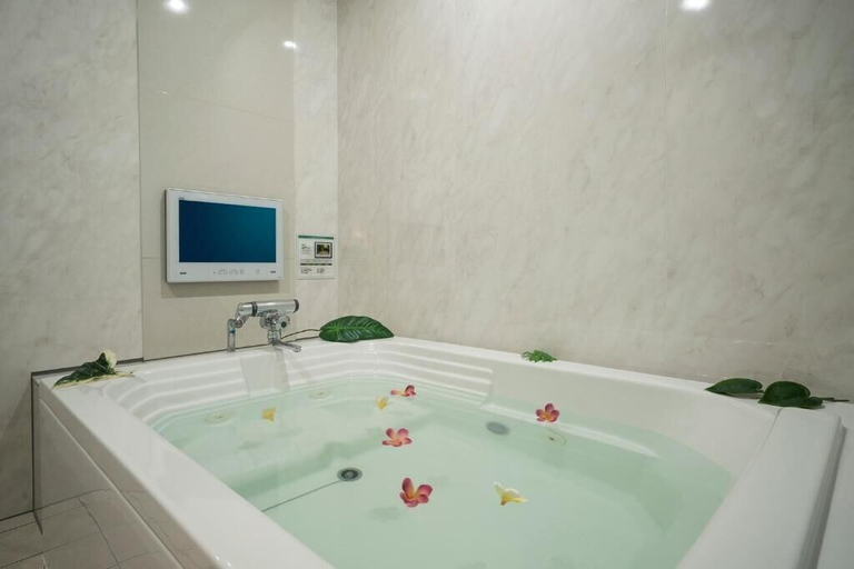 Bathroom 3, Gabby Garden, Osaka