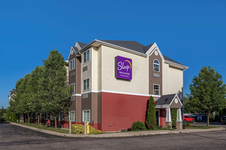 Exterior & Views