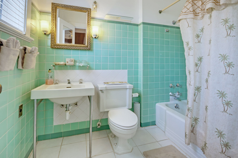 Bathroom 3, Beachfront Bed & Breakfast, Saint Johns