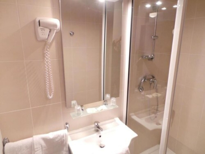 Bathroom 5, Alb'hotel Grill, Haute-Savoie
