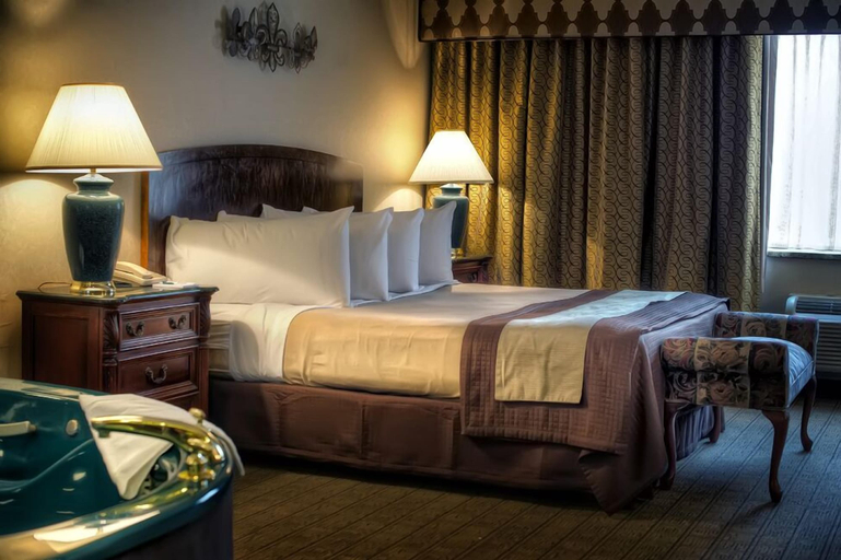 Bedroom 4, Garden Place Hotel, Erie