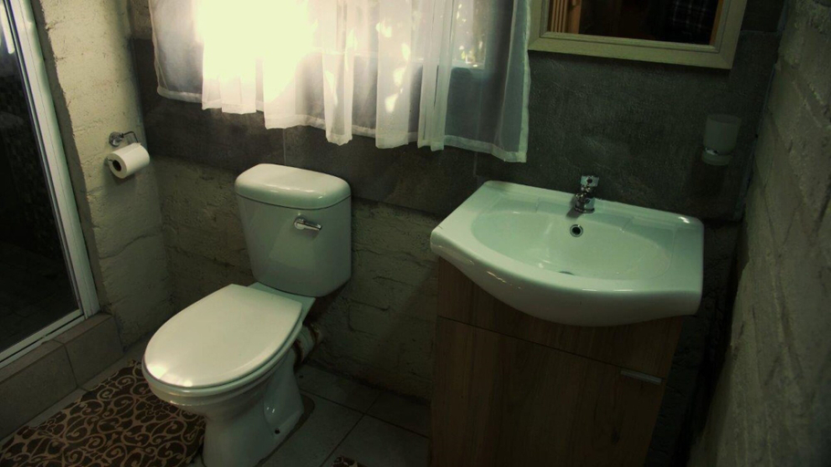 Bathroom 3, Perdehoek Venue, Ngaka Modiri Molema