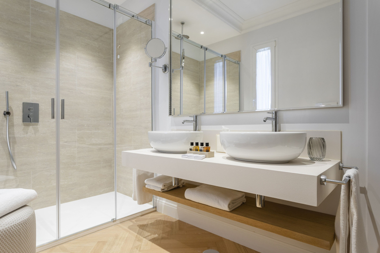 Bathroom 5, Porto Romano The Marina Resort, Roma