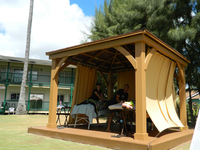 Exterior & Views 2, Hotel Coral Reef, Kauai