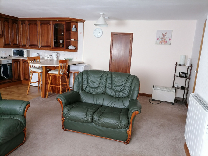 Others 4, Impeccable 2-bed Flat in Wick, Highland