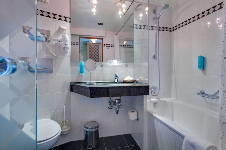 Bathroom 5, Gasthaus zum Schwan, Nordsachsen