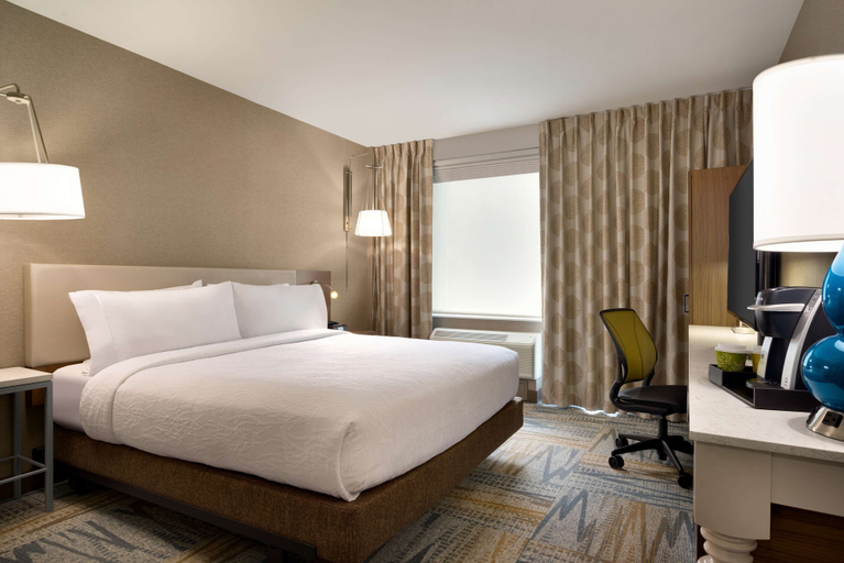 Bedroom 3, Hilton Garden Inn New York Times Square South, New York