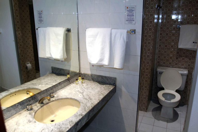 Bathroom 3, Hotel Universo Guadalajara, Guadalajara