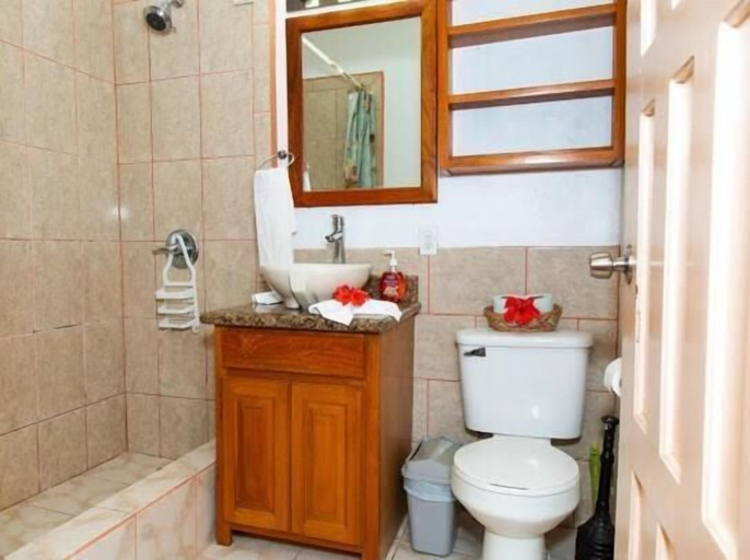 Bathroom 3, Chai's Beach House, Othón P. Blanco