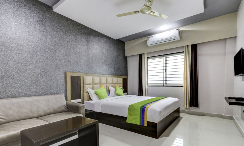 Bedroom 1, Treebo Sahara Suites, Bangalore