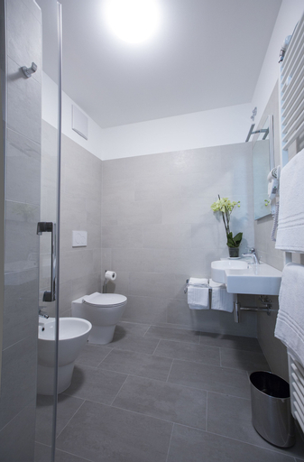 Bedroom 5, Alma Living Hotel, Udine