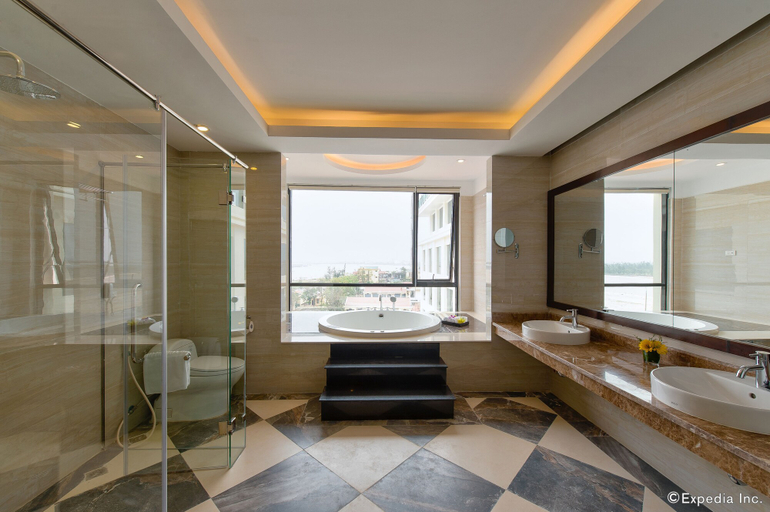 Bathroom 5, Muong Thanh Holiday Quang Binh Hotel, Đồng Hới