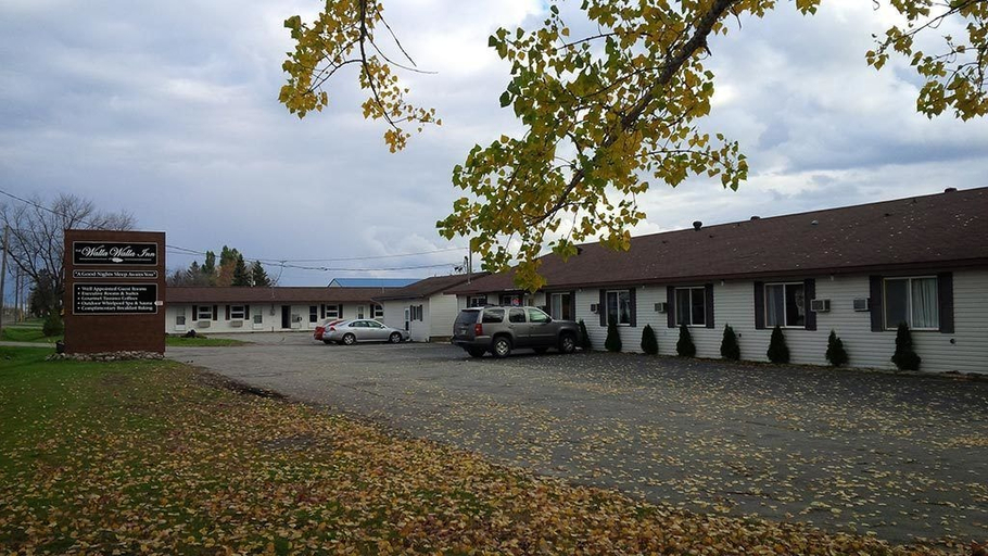 Exterior & Views 2, The Walla Walla Inn, Rainy River