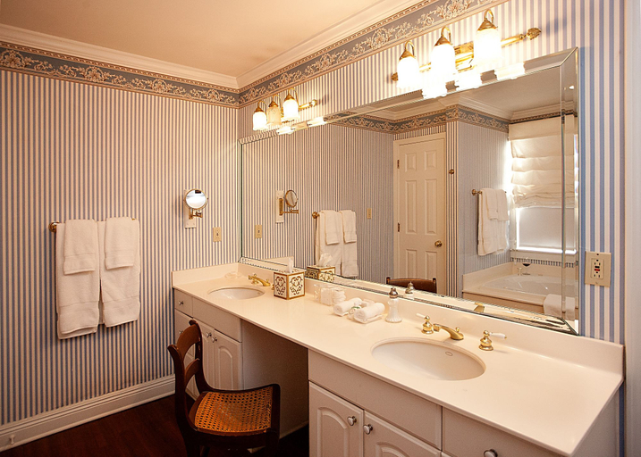 Bathroom 3, Monmouth Historic Inns and Gardens, Adams
