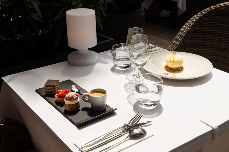 Food & Drinks 17
