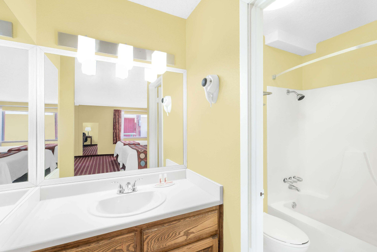 Bathroom 4, Super 8 by Wyndham Kerrville TX, Kerr