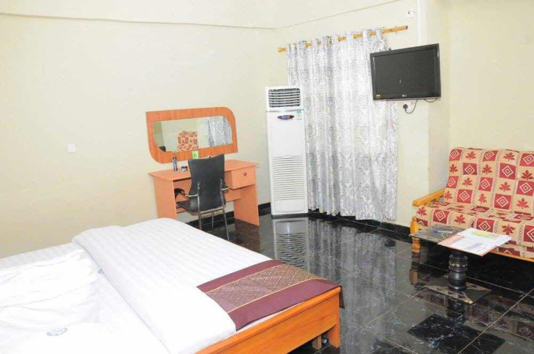 Bedroom 3, Glamossay Hotel, Sunyani