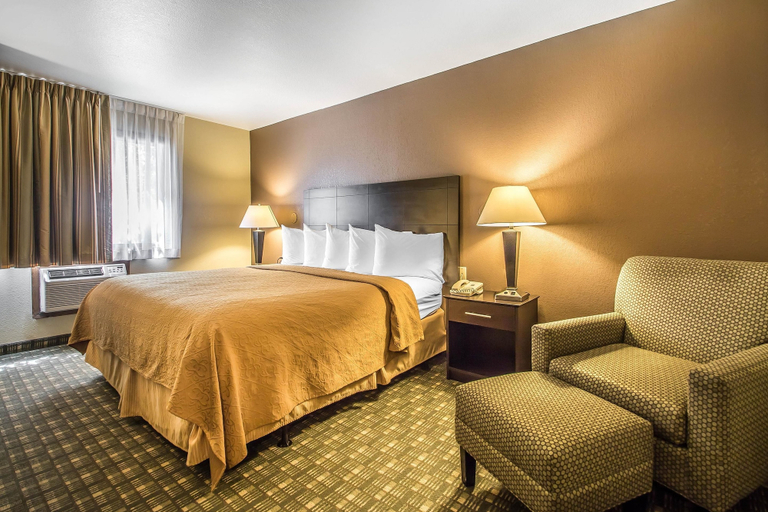 Bedroom 2, Quality Inn & Suites Decorah, Winneshiek